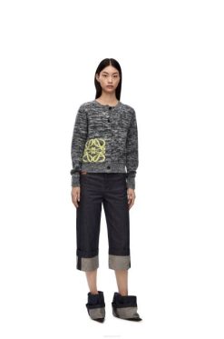 Preto branco 80ZJ990 mulheres cardigan anagrama intarsia em lã Loewe